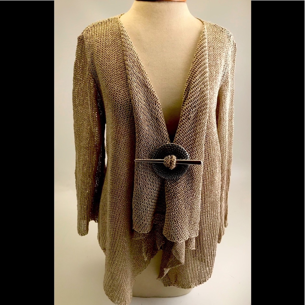 Beautiful jackets made of viscose. Black/ beige/ gold available.